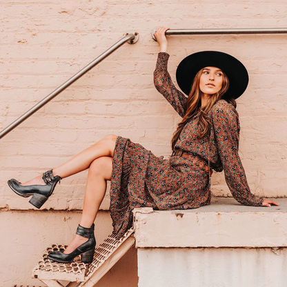 Sienna | Boots Timeless, Chic, Comfort