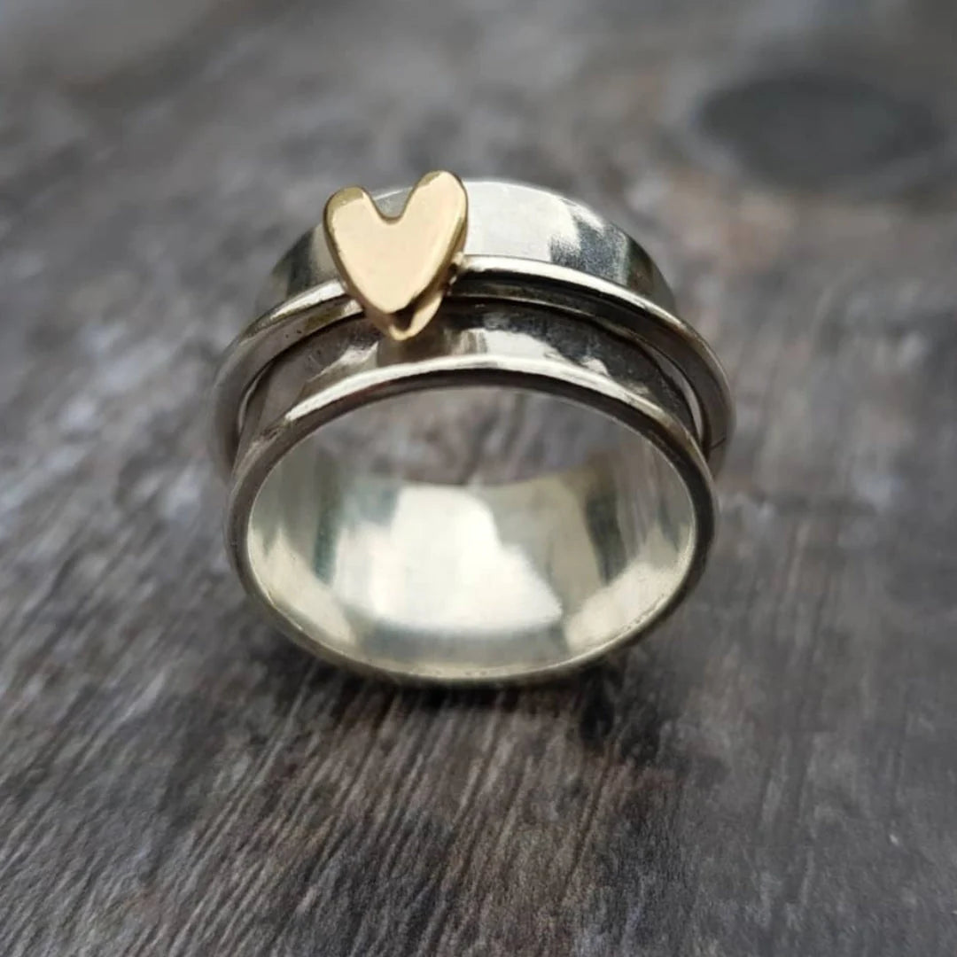 SILVER RING WITH VINTAGE GOLDEN HEART