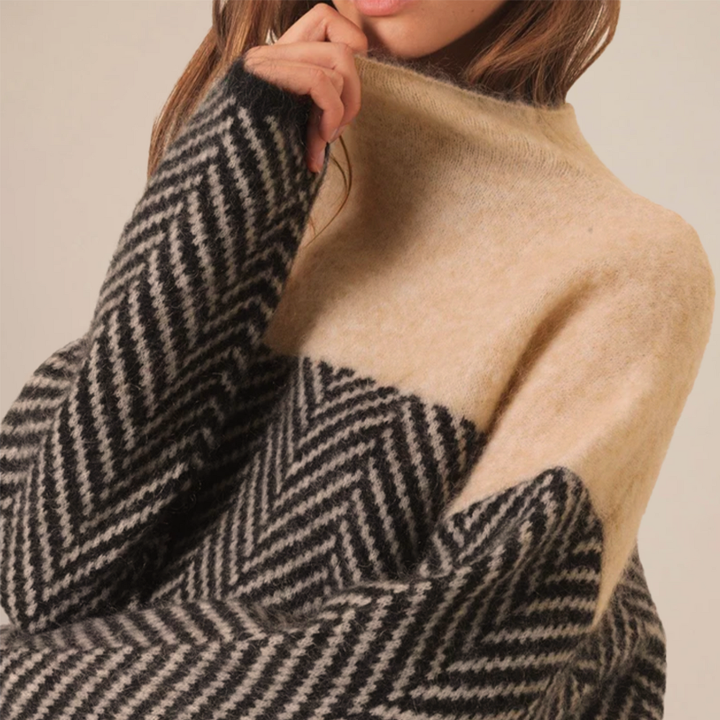 Sophia | Cashmere Turtleneck